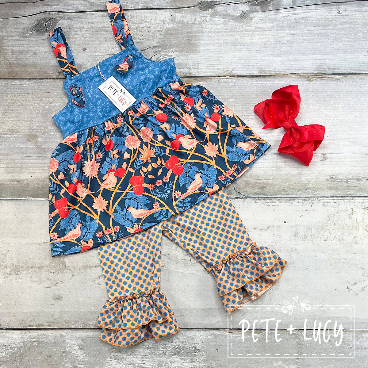 Birds and Berries Capri Set